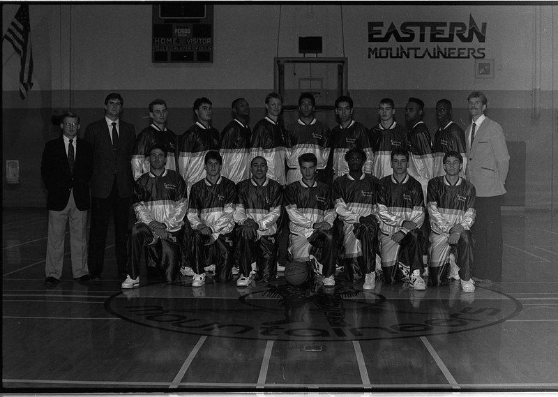 1990 Men's Basketball Team 05