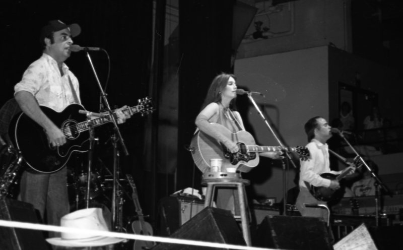 1982 Concert, Emmylou Harris 14