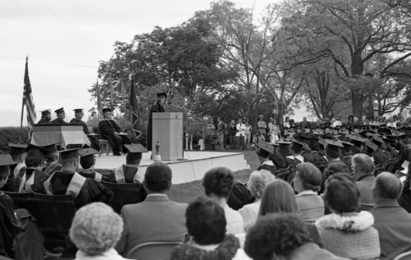 1977 Graduation 07