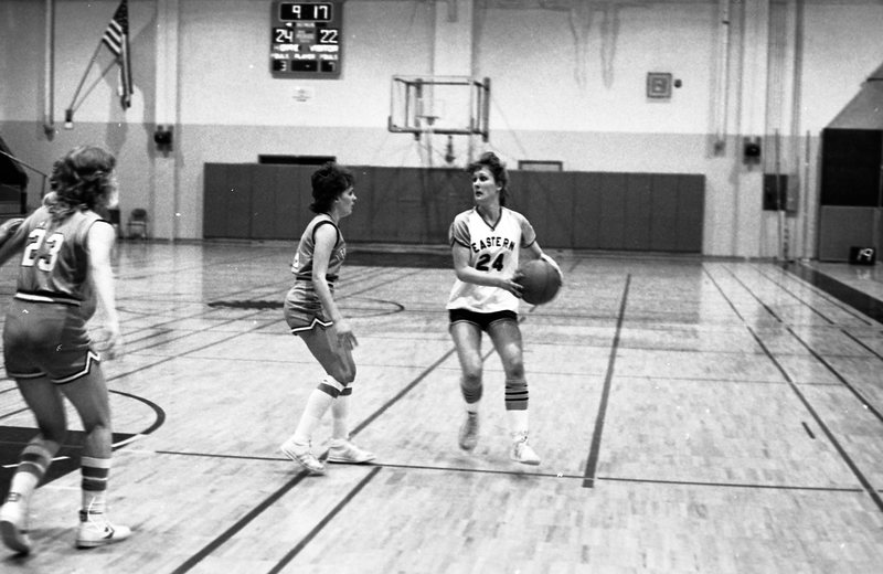 1982 Women's Basketball, EOSC vs. Lewis & Clark, Action 10