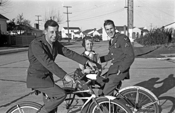 Friends on Bikes 3