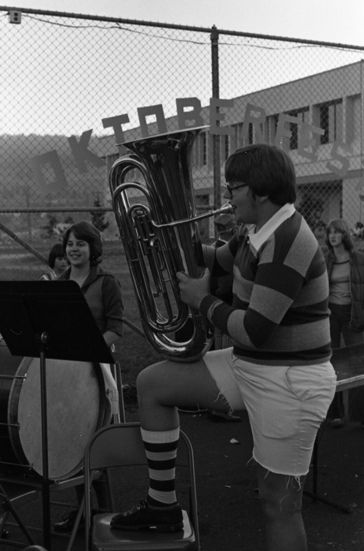 1977 Octoberfest, Folk Dancing 03