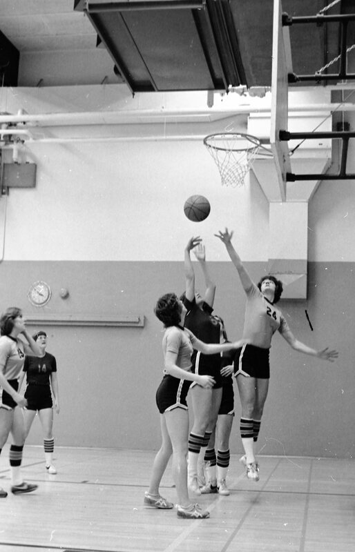 1978 Women's Basketball Action 12