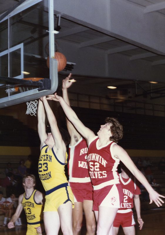 90's Basketball Action 6-3