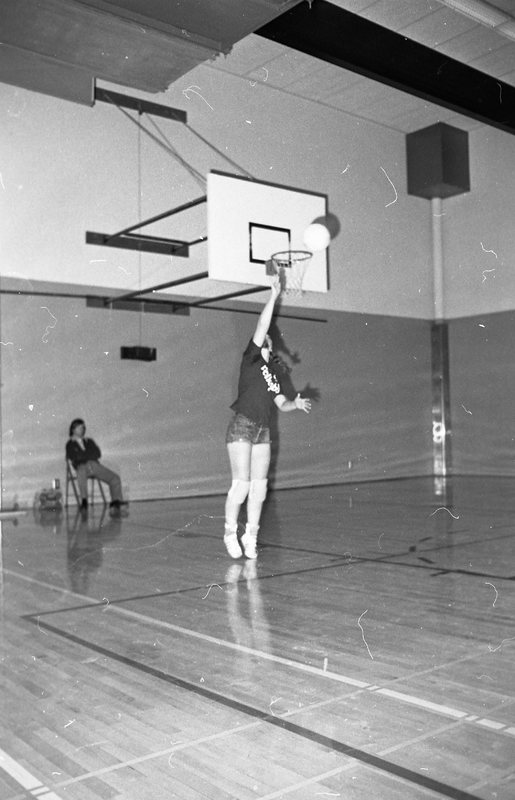 1974 Volleyball Action 08