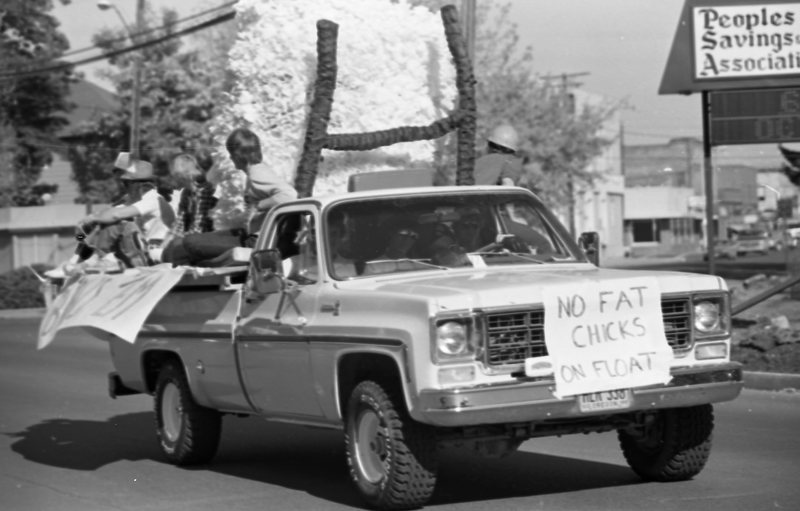 1981 Homecoming Parade, Floats 05
