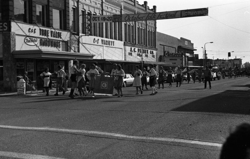 1984 Homecoming and October Folk Festival Parade 07