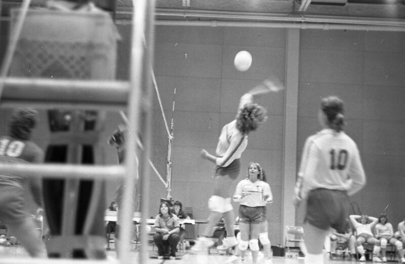 1984 Volleyball Action, EOSC vs. BMCC 04