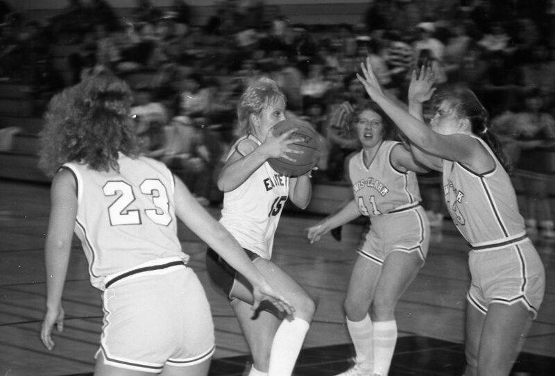 1985 Women's Basketball Action, EOSC vs. LCSC 15