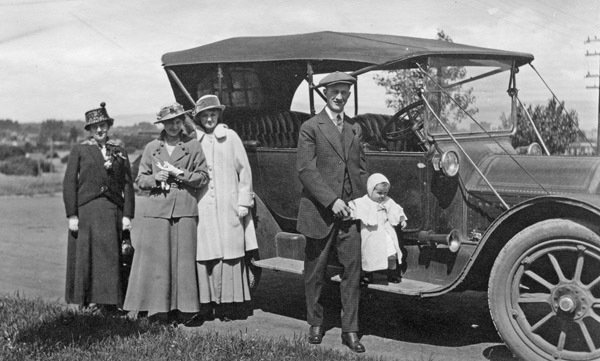 Reuter Group-R, Automobile
