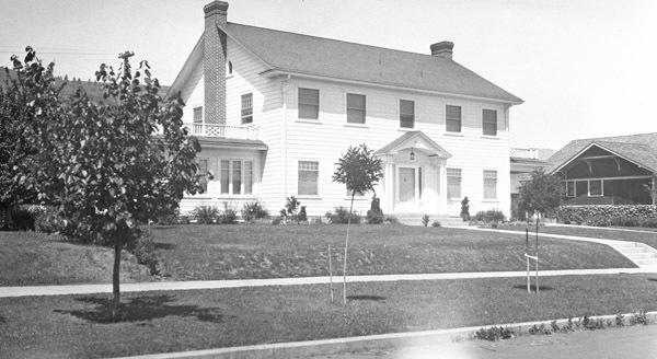 La Grande Home, Reuter-B 8