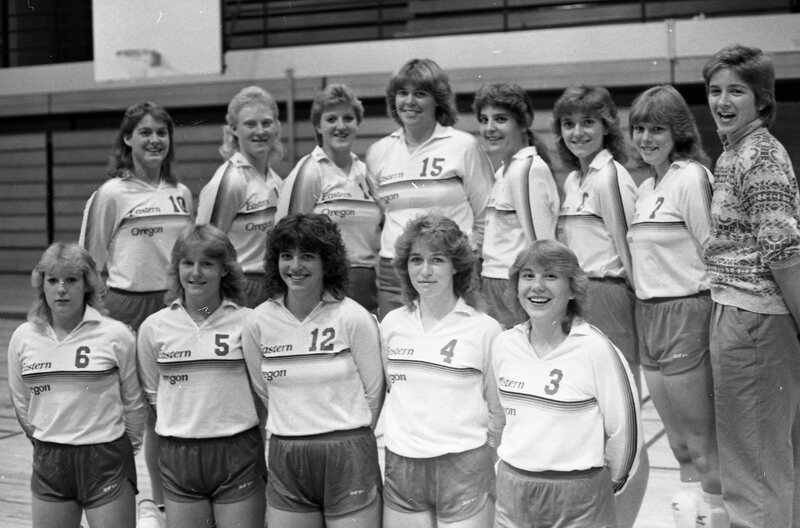 1984 Volleyball Team 03