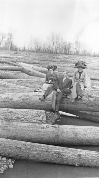 Reuter Group-OO, Logs