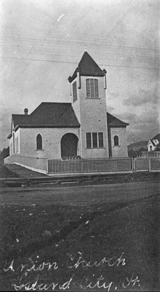 Island City, Union Church