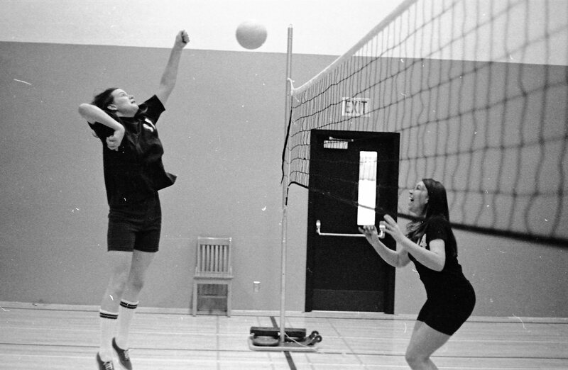 1972 Volleyball Action 07