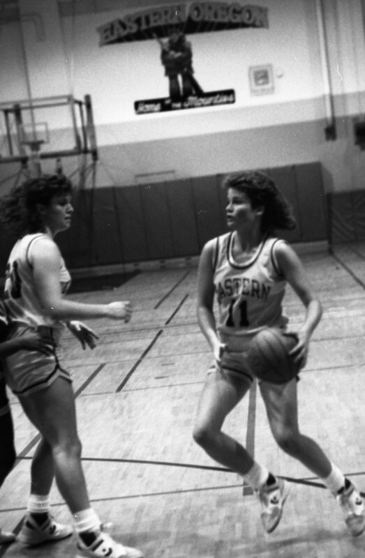 1987 Women's Basketball Action, George Fox at EOSC 21