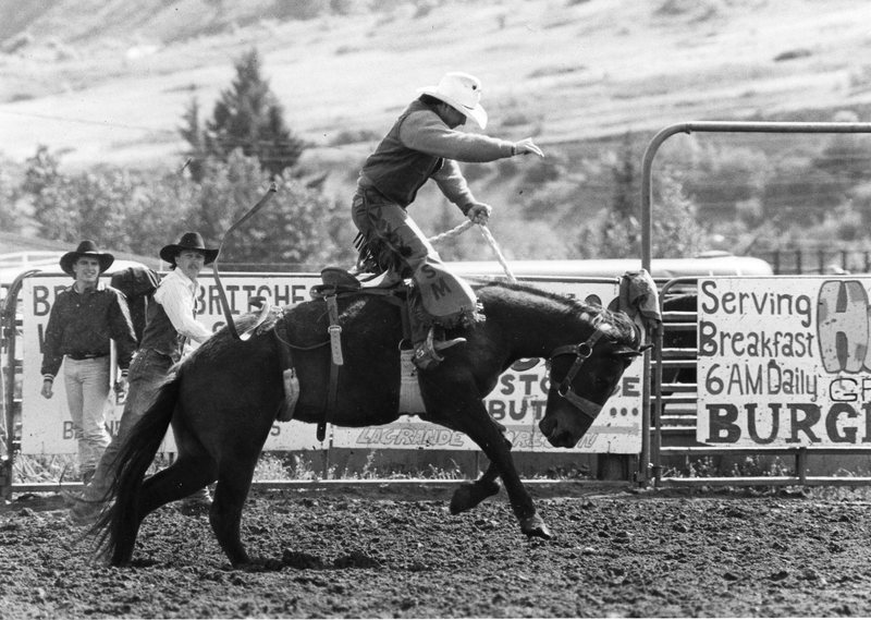 80's Rodeo, Bronco Riding 3-5