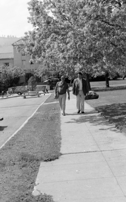 1987 Employees, Walking 01