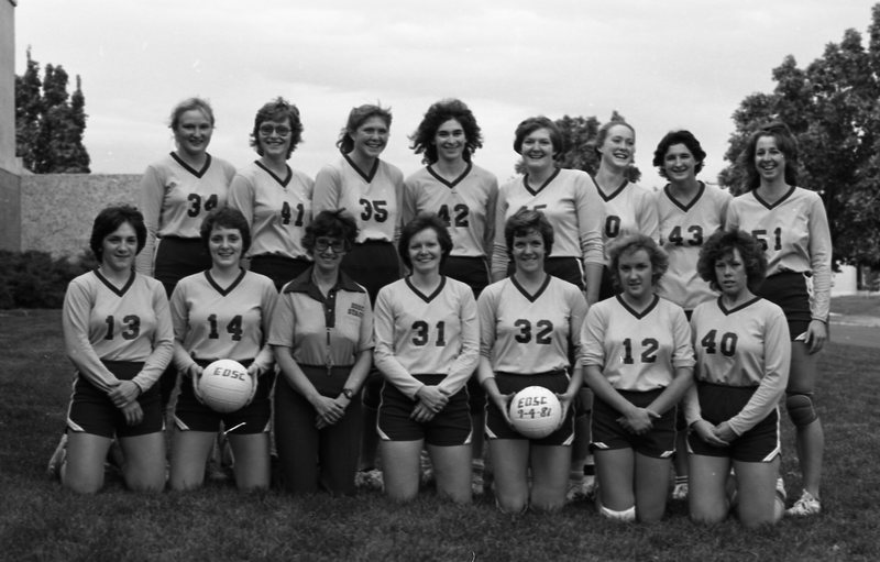 1981 Volleyball Team 03
