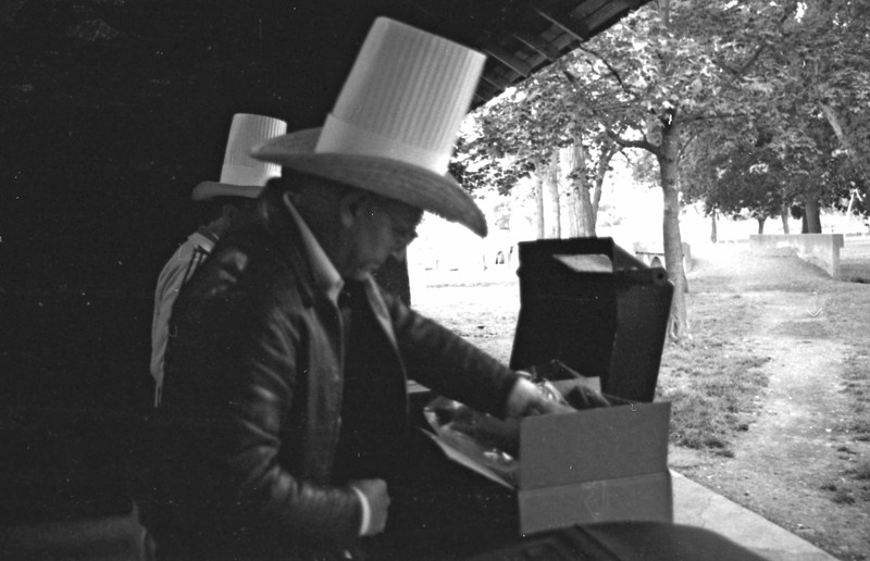 1985 German Students Orientation, Cooking 06