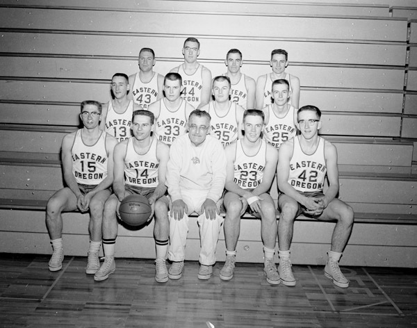1958-59 Basketball Team 1-1
