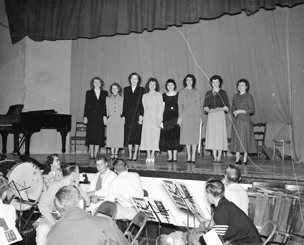 1949 Homecoming Queen Candidates 1-2