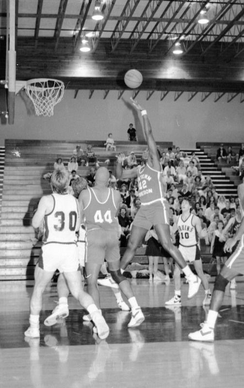 1988 Basketball Action, EOSC at GFU 10