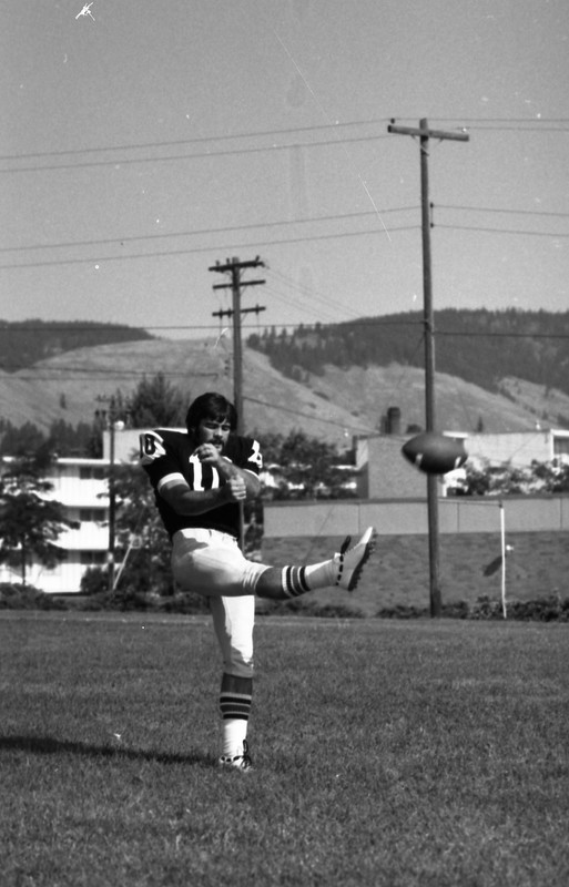 1978 Football Clinic, Action 01