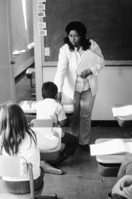 70's Elementary School Classroom 02