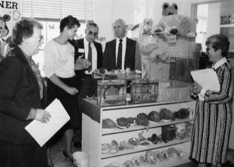1988 Ackerman Elementary School, Tour 01