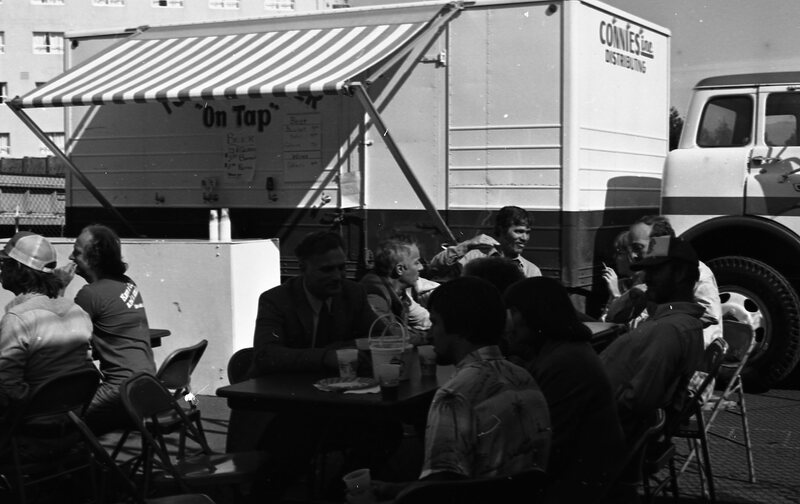 1982 October Folk Festival, Beer Garden 05