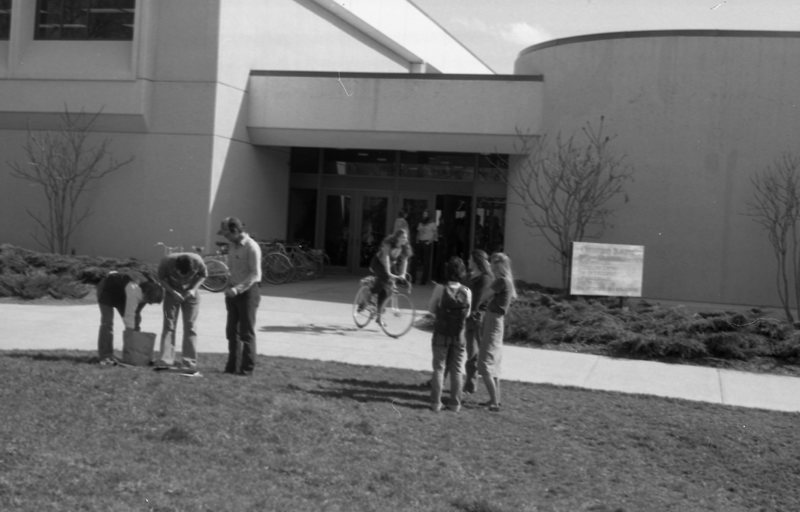 1981 Zabel Hall Entrance 01