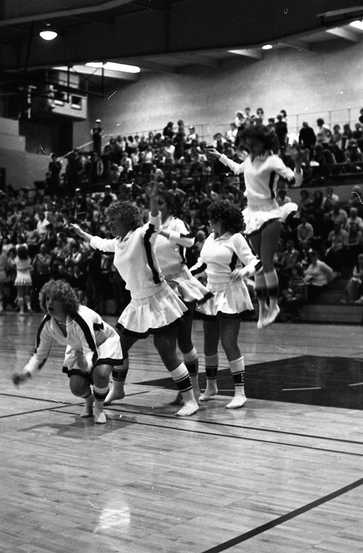 1982 High school Wapiti League Basketball Tournament, Elgin Cheerleaders 04