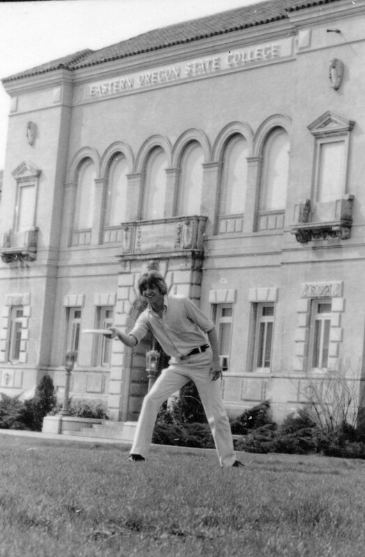 1976 Student, Frisbee 09