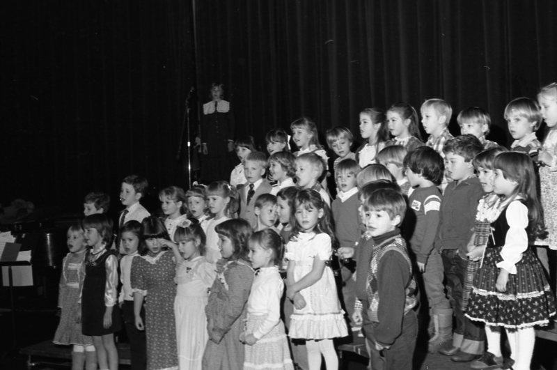 1983 Ackerman Elementary School, Christmas Program 01