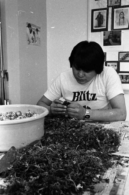 1977 Native American Root Feast, Preparation 07