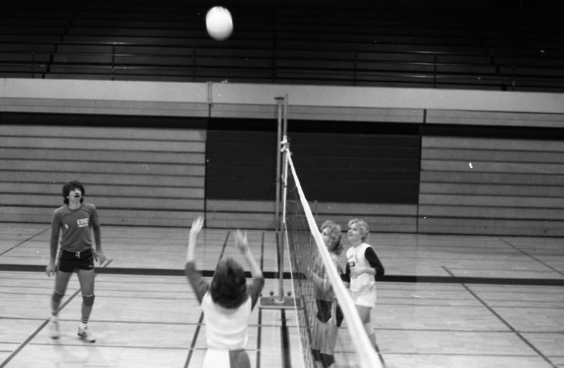 1983 Volleyball 1-2