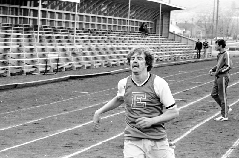 1974 Track, Running 01