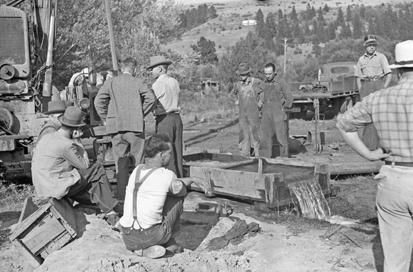 Elgin, Drilling City Well 1