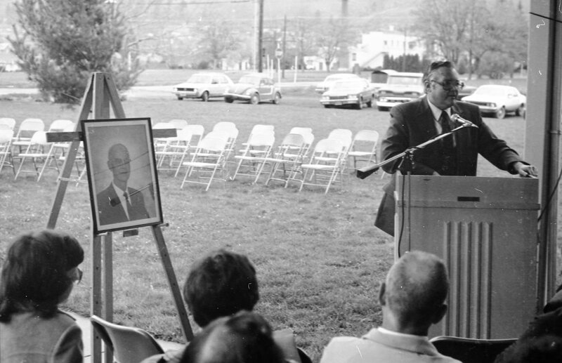 1983 Badgley Hall Dedication 16