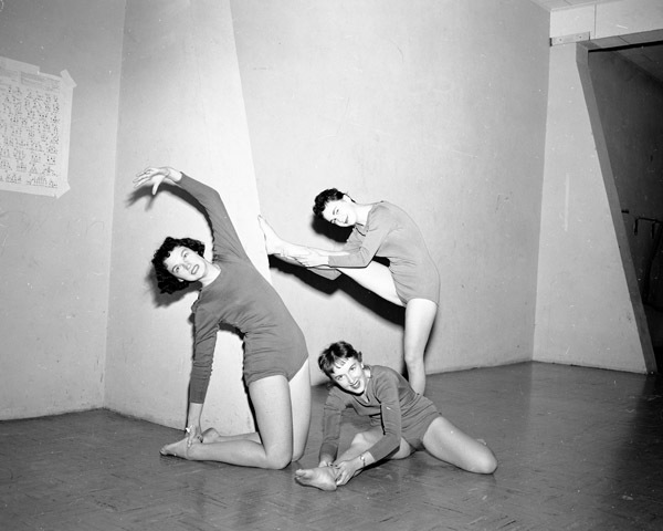 50's Modern Dance Class