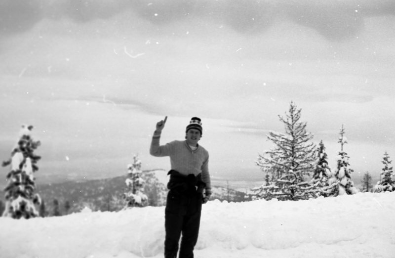 1981 Outdoor Program, Hiker 02