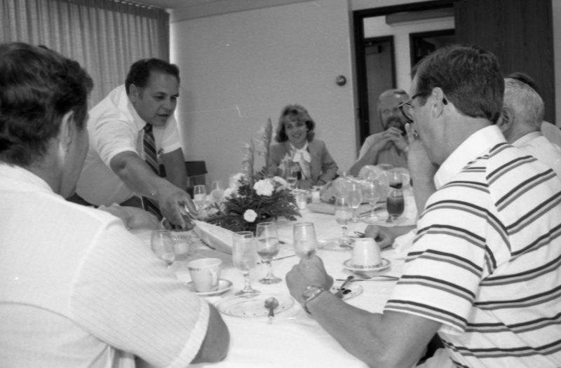 1986 Luncheon, Fleetwood Enterprise 01