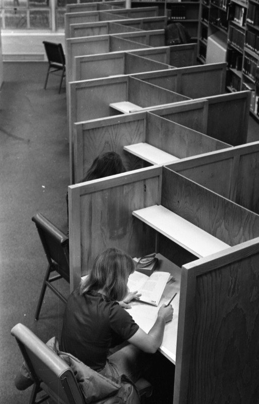 1977 Walter M. Pierce Library, Usage 06
