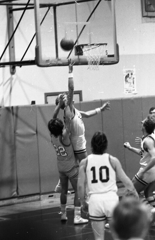 1983 Men's Basketball, EOSC vs. Idaho State, Action 06