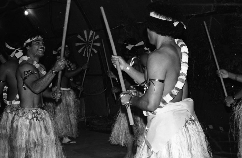 1980 Micronesian Performers 05