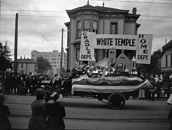 Portland, Parade 8