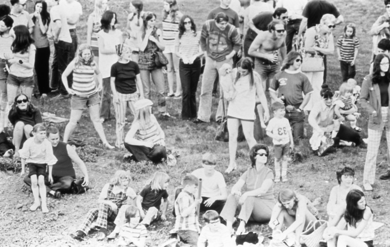 1972 Raft Race Fans