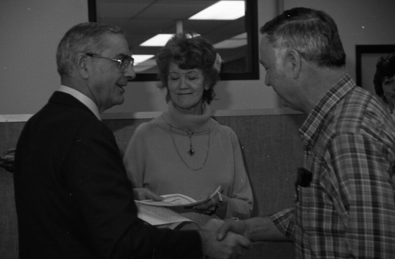 1986 Governor Governor Vic Atiyeh Honors Employee 11