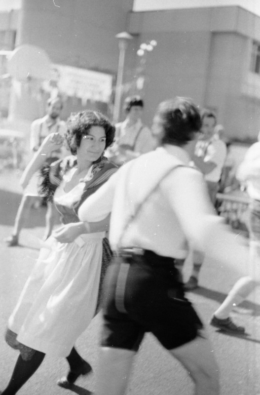 1981 October Festival, Folk Dancing 07